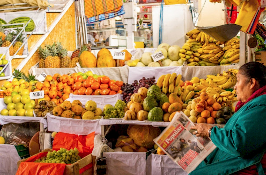 Colorful local markets in Cusco.