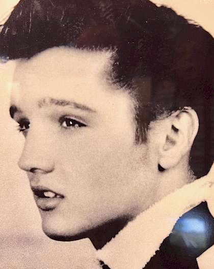 Photo of a photo... Elvis!