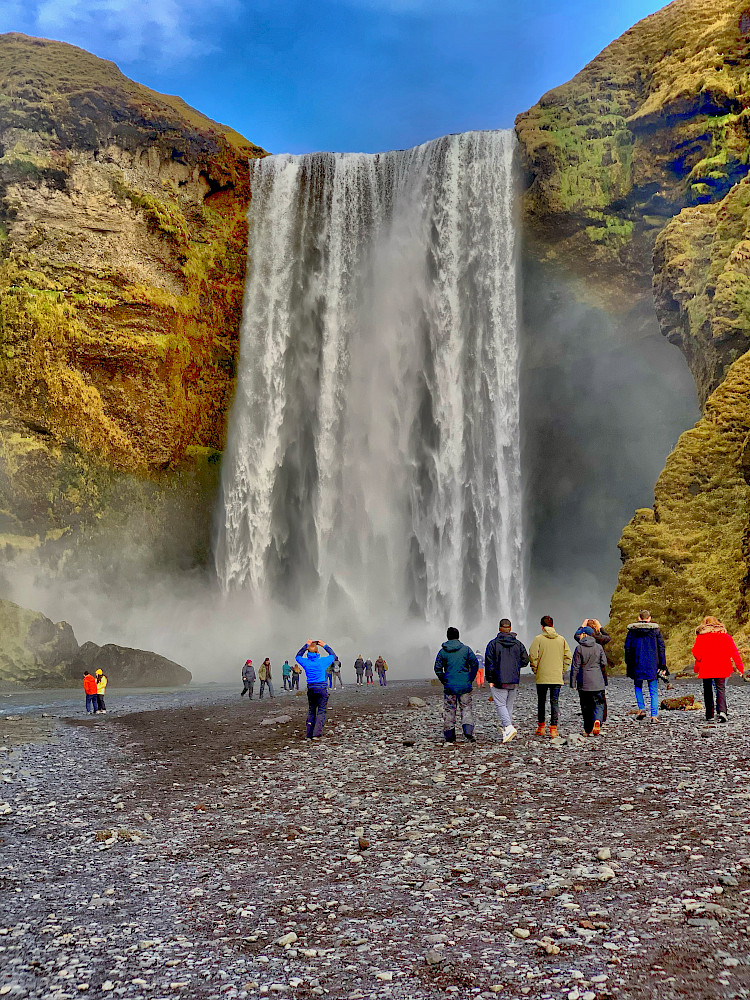 iceland escorted tours 2024