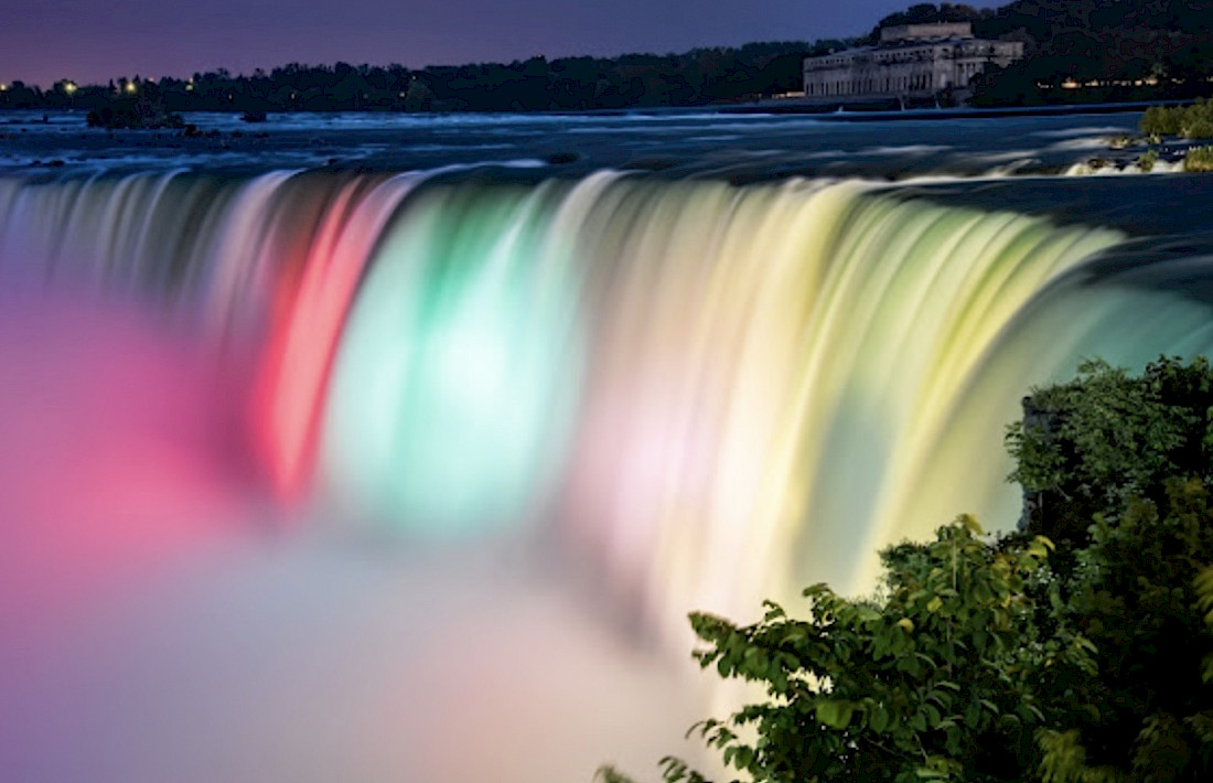 Niagara Falls - beautiful by day and by night!