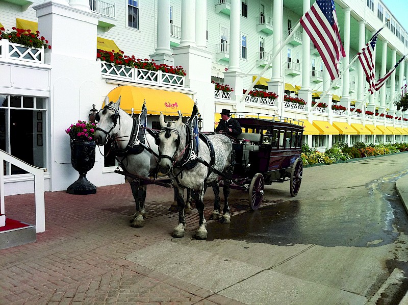 Mackinac Island featuring Niagara Falls