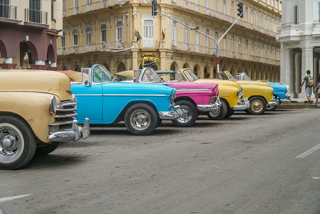 Enjoy a tour of Havana in an American vintage car.
