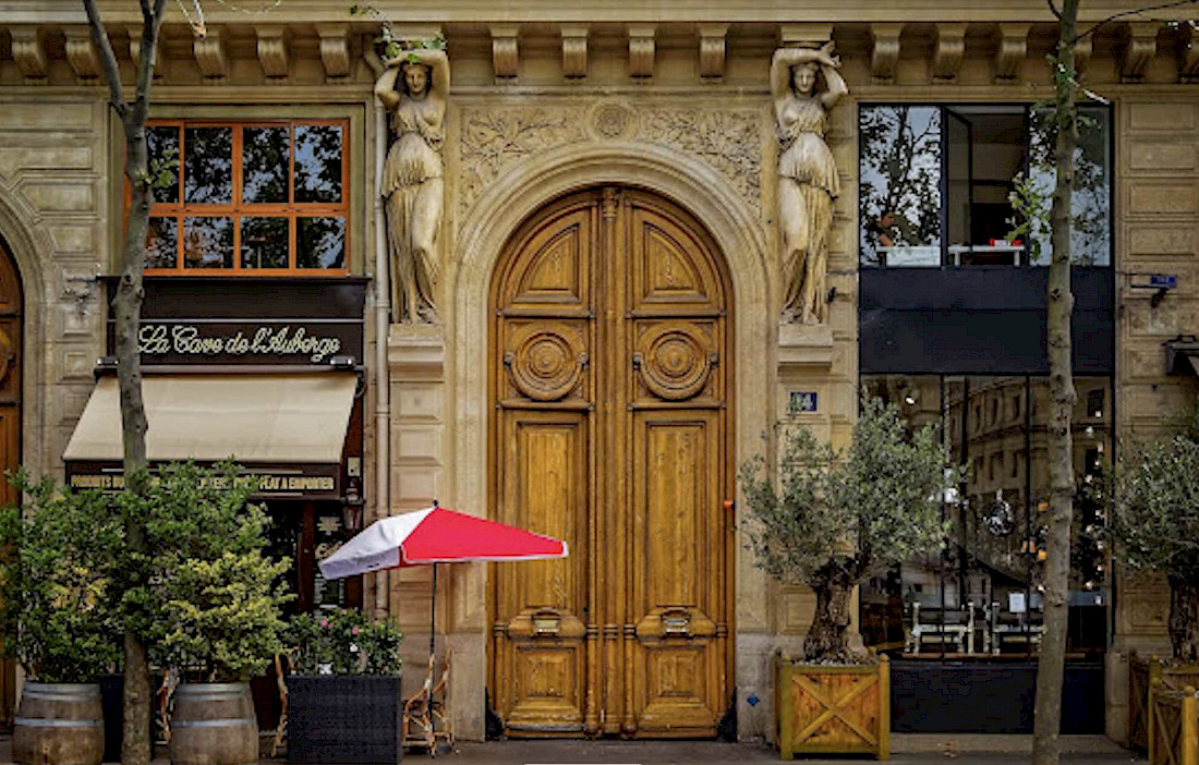 The man charming neighborhoods of Paris.