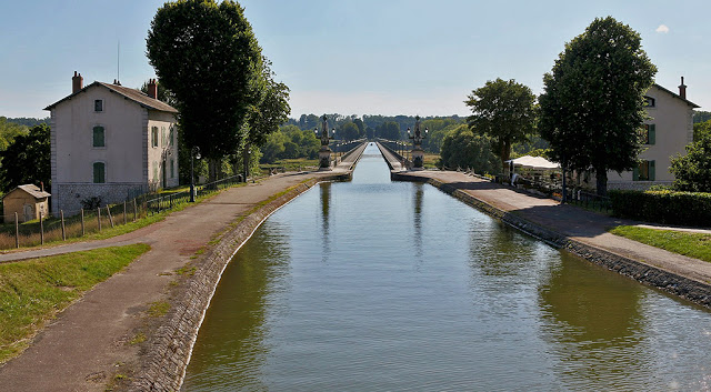 The Briare Aqueduct in Briare, France