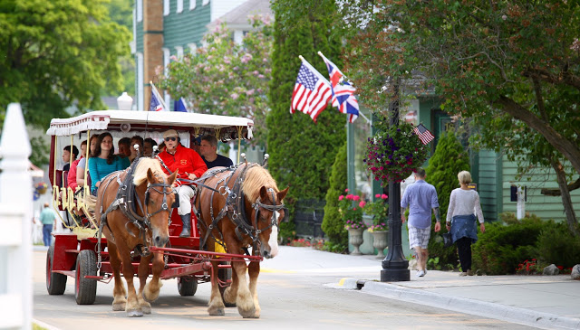 Horse & Carriage Tour - Mackinac Island